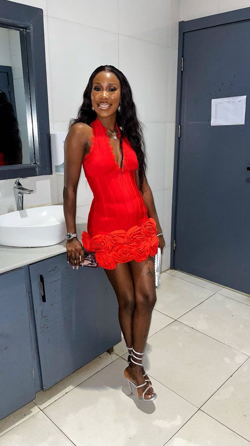 <a href="/MRSDELEKE/">OLORÌ DÉLÉKÈ 👸 👑</a> rocking bandage dress  from us🥵

Proper #ESbabe