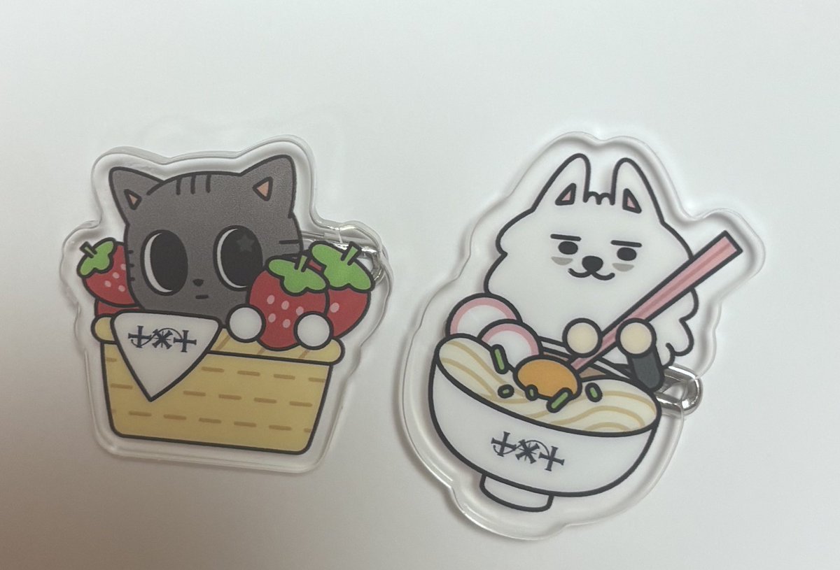 ：交換：プルバトゥ ご当地  アクリルバッチ

譲：福岡 🍓 ダゴニャン 香川 🍜 ヨンモン

求：同種 フムニャリン

郵送でのお取引のみ
お気軽にお声掛けください❀