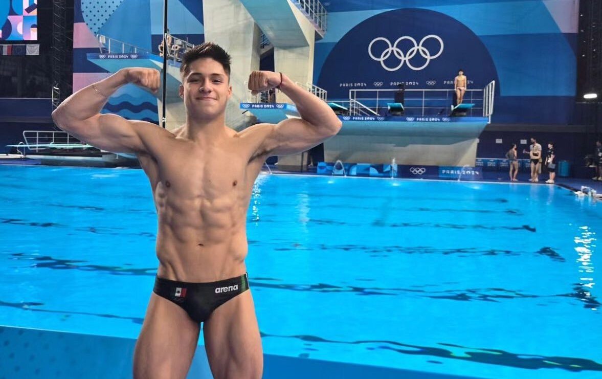 OlimpismoMex's tweet image. #Singapur2025

Medalla de plata!! 🇲🇽

Osmar Olvera se sube al podio en trampolín 1m. Consiguió la segunda posición con 429.60.

SEXTA medalla mundial para Osmar. Tercera en esta prueba tras la plata en 2023 y el oro en 2024.

¡Y tiene solo 21 años!