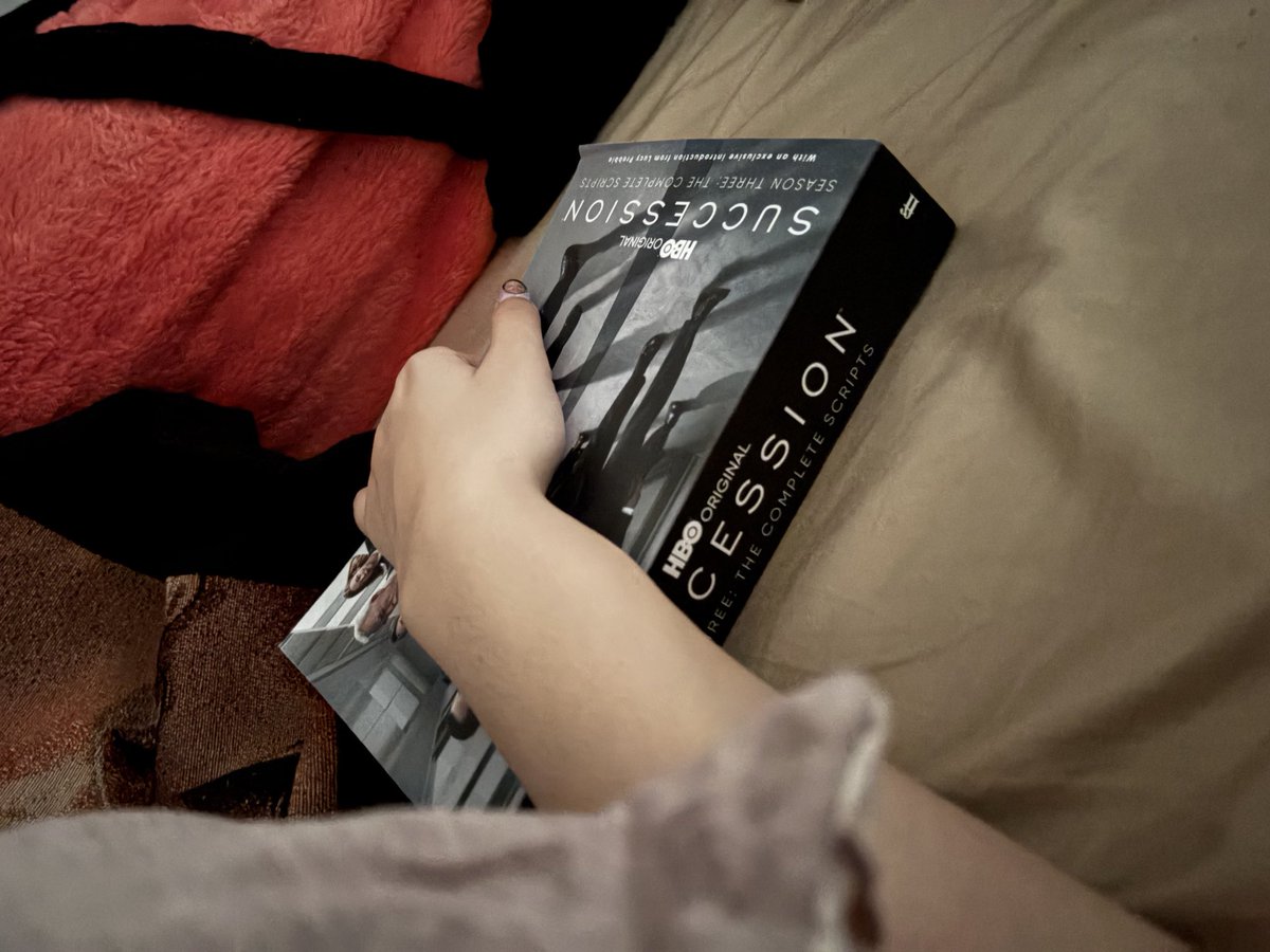 Dan0nat0r's tweet image. Falling asleep with my hand on my Succession script book, like it’s my lesbian lover