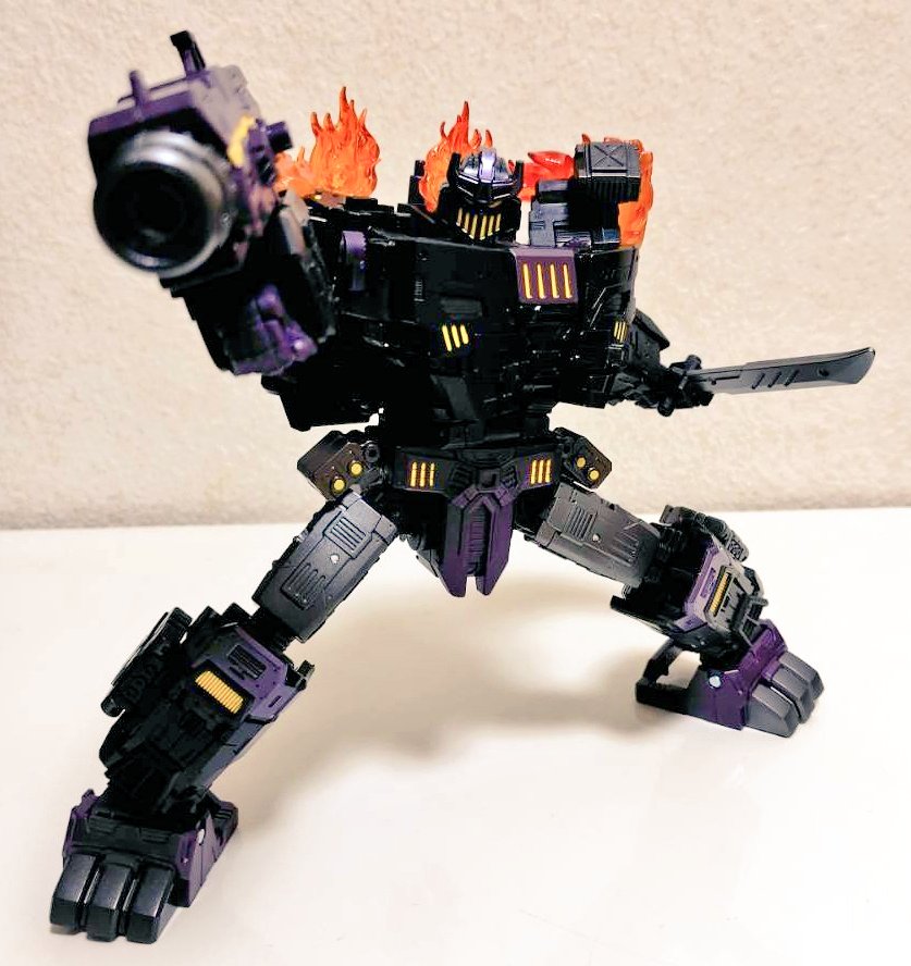 mutaguti2's tweet image. メガトロナス・ザ・フォーレンカッコいいなあ。
こういうダークヒーロー的なデザイン、大好きです😊