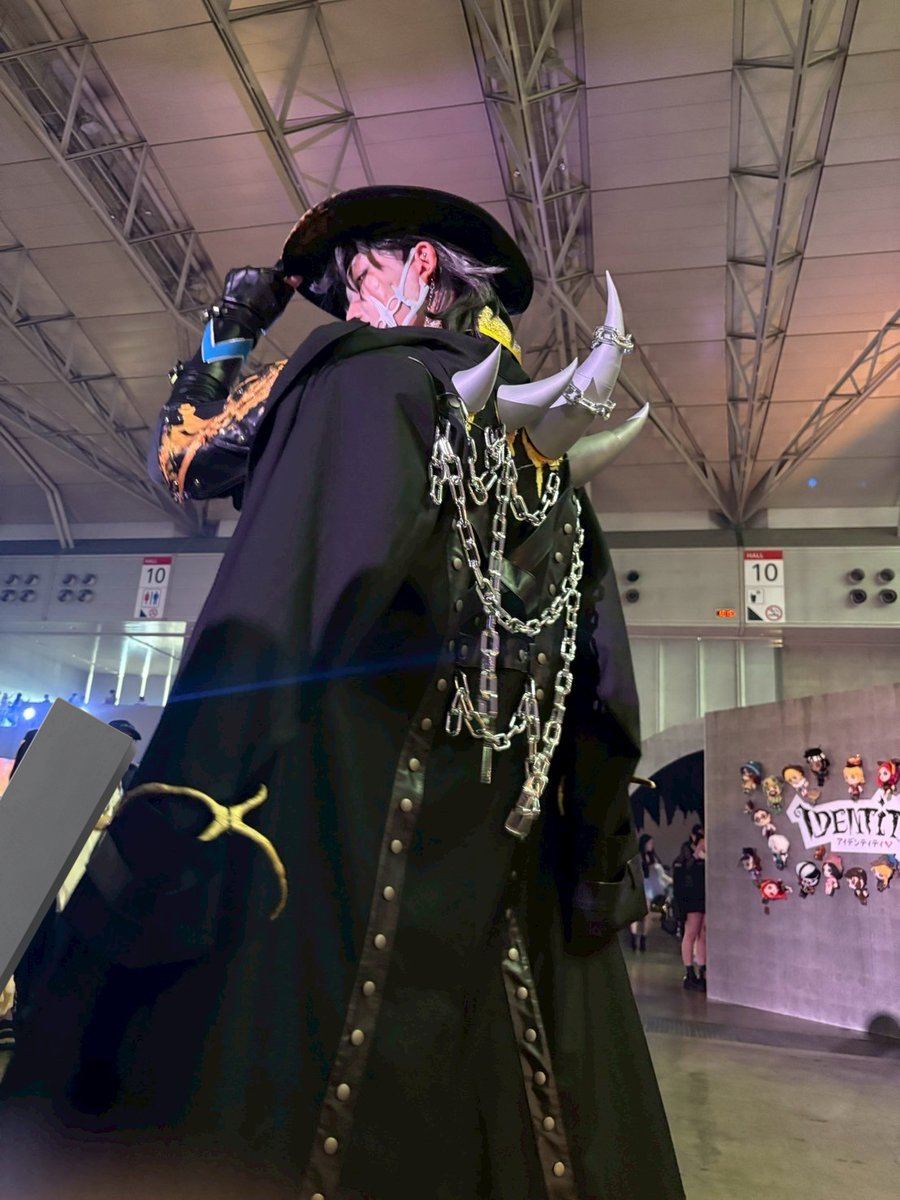 saaattg's tweet image. 隠者レイヤーさんめっちゃ盛っててくれてありがとうでしかなかった…見上げられる隠者最高…