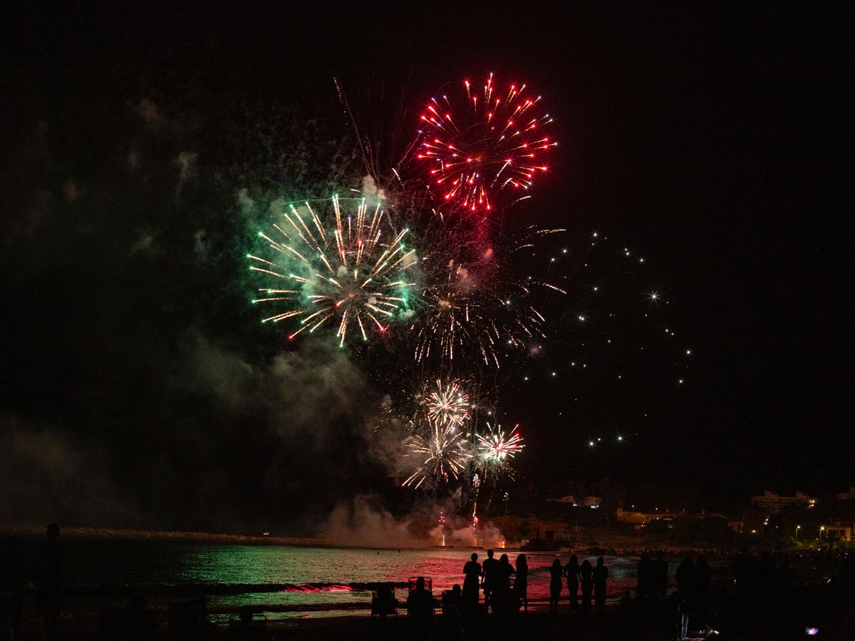 🥳🔥🎆Tradicions, foc, color i esclat de festa! La nostra Festa Major d'Estiu va començar ahir dissabte i l'inici no ha pogut ser millor!!!

#femfestafemvilaseca #culturavilaseca #lapinedaplatja #LaPineda #Vilaseca