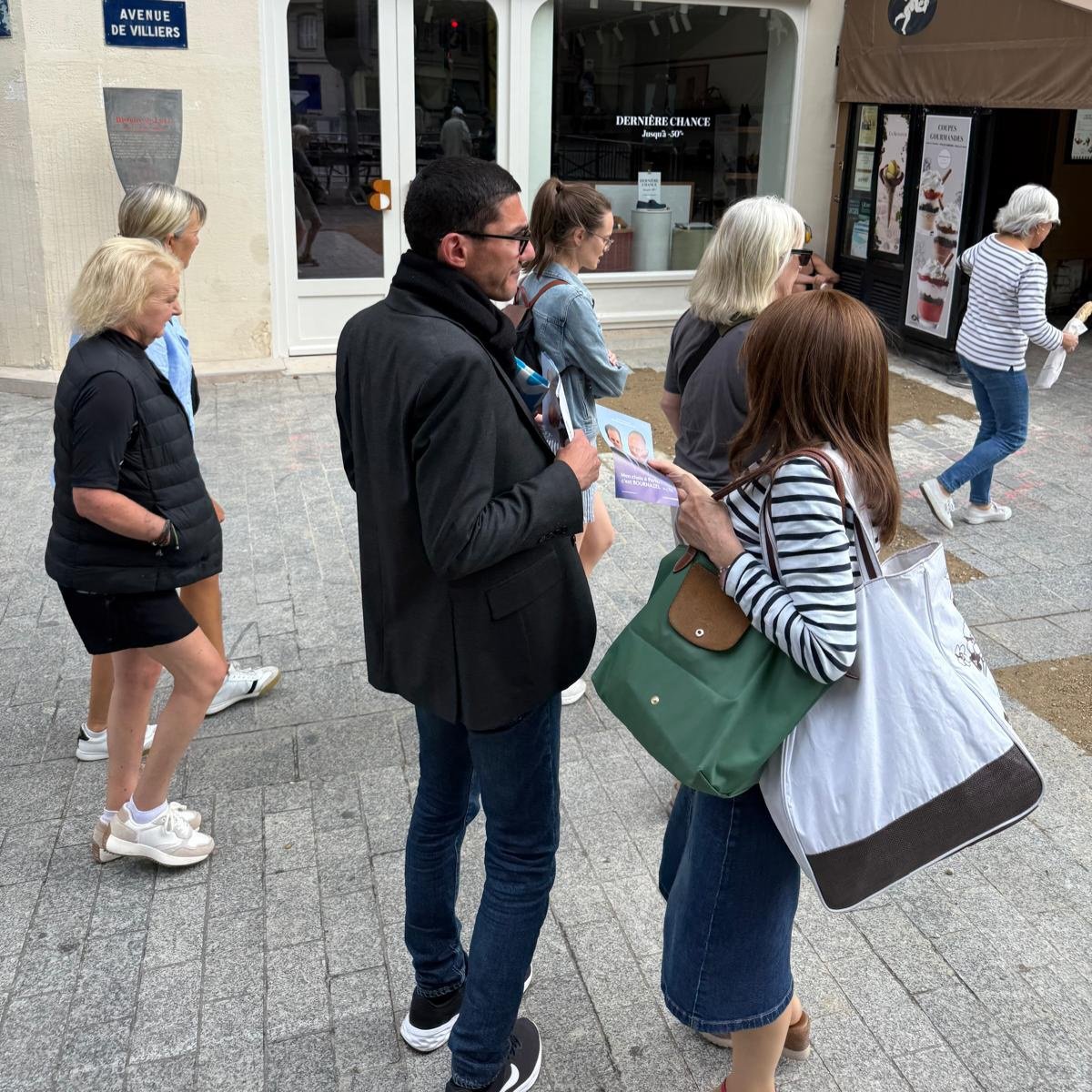 Horizons Paris 17 (@horizonsparis17) on Twitter photo Tractage ce matin au marché Lévis avec nos amis de <a href="/HorizonsParis8/">Horizons Paris 8ème</a>
L'occasion d’échanger avec les parisiennes et les parisiens sur <a href="/pybournazel/">PierreYves Bournazel</a> pour changer nos vies 😍
On avance <a href="/Bournazel2026/">Bournazel pour Paris</a> 💪
<a href="/HorizonsLeParti/">Horizons</a> <a href="/HorizonsJeunes/">Horizons Jeunes</a> Tractage ce matin au marché Lévis avec nos amis de <a href="/HorizonsParis8/">Horizons Paris 8ème</a>
L'occasion d’échanger avec les parisiennes et les parisiens sur <a href="/pybournazel/">PierreYves Bournazel</a> pour changer nos vies 😍
On avance <a href="/Bournazel2026/">Bournazel pour Paris</a> 💪
<a href="/HorizonsLeParti/">Horizons</a> <a href="/HorizonsJeunes/">Horizons Jeunes</a>