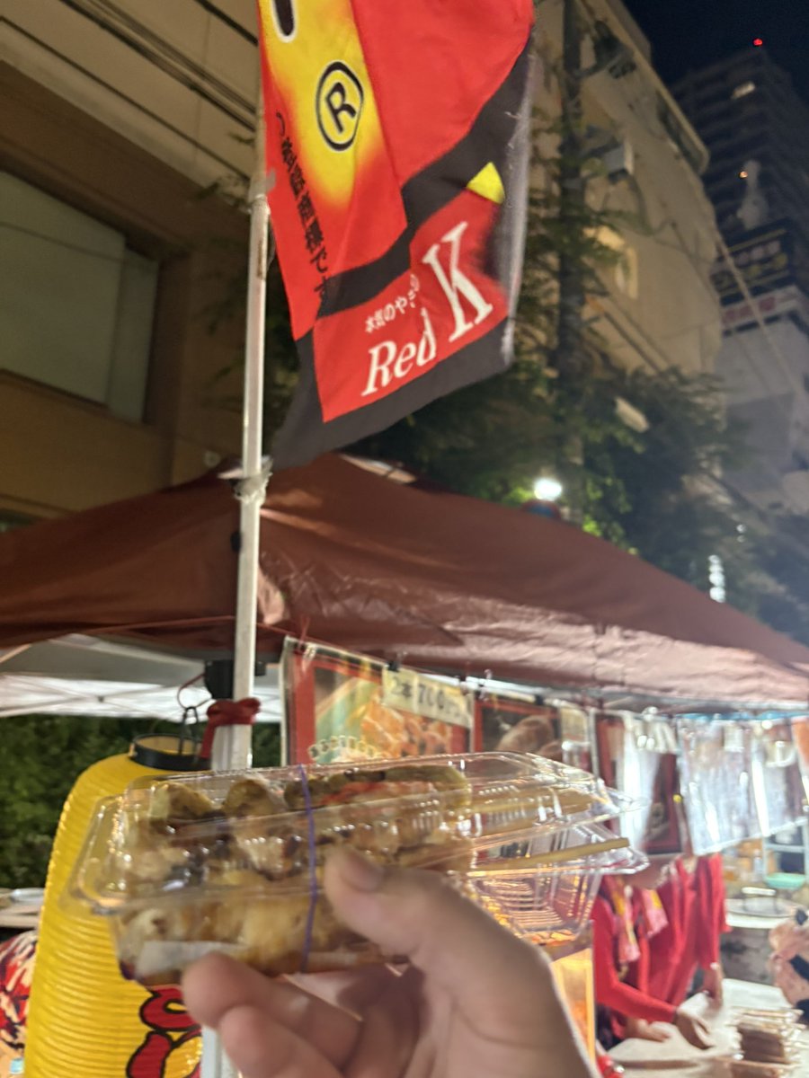 flyingfeather55's tweet image. 柏まつりにRED Kの焼き鳥屋さん出てた🤤