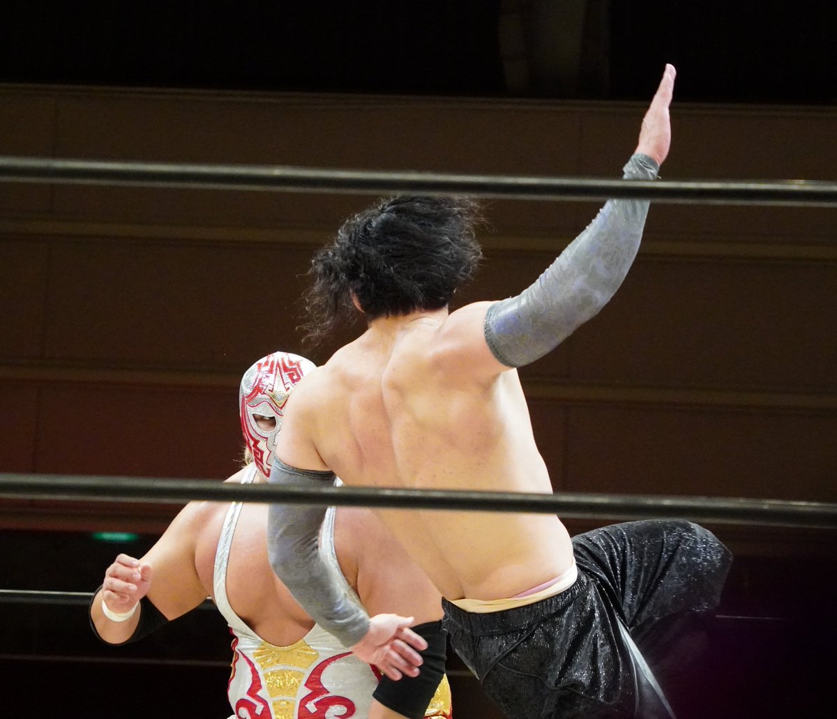 talinew5118nao's tweet image. 2025.7.26 NOAH 京都KBSホール
#OZAWA 選手

途中までだけど旋風脚撮れてた😆

#noah_ghc