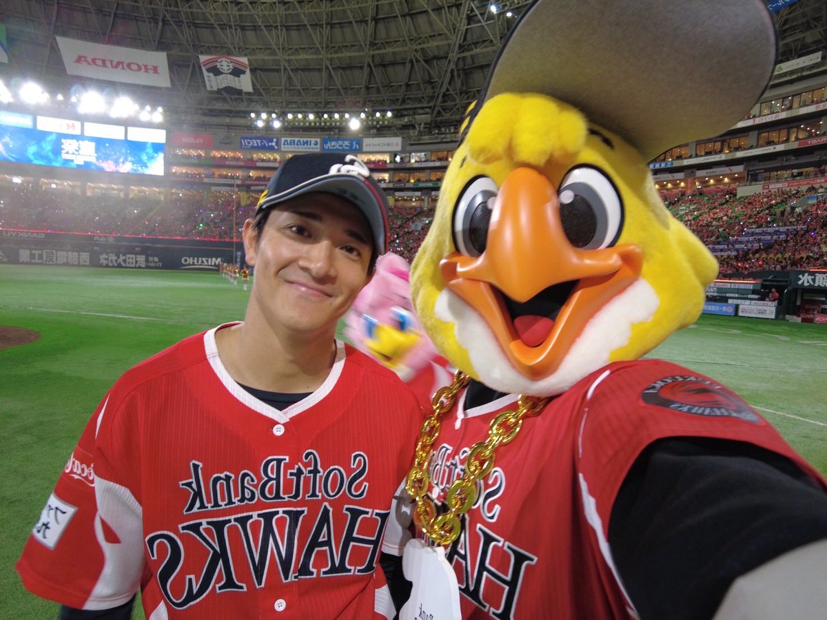 hawksHarry's tweet image. 鷹祭SUMMER BOOST第2戦🦅
たかほー☆8連勝!大関投手8勝目!
今日もDJ KOOさんが球場のテンションをアゲアゲに⚡️
試合後には友田オレさん・ハリウッドザコシショウさん・米米CLUBさんが登場!
最高のパフォーマンスをありがとうございました!
8月の鷹祭SUMMER BOOSTもブーストしていこう♪
#sbhawks
