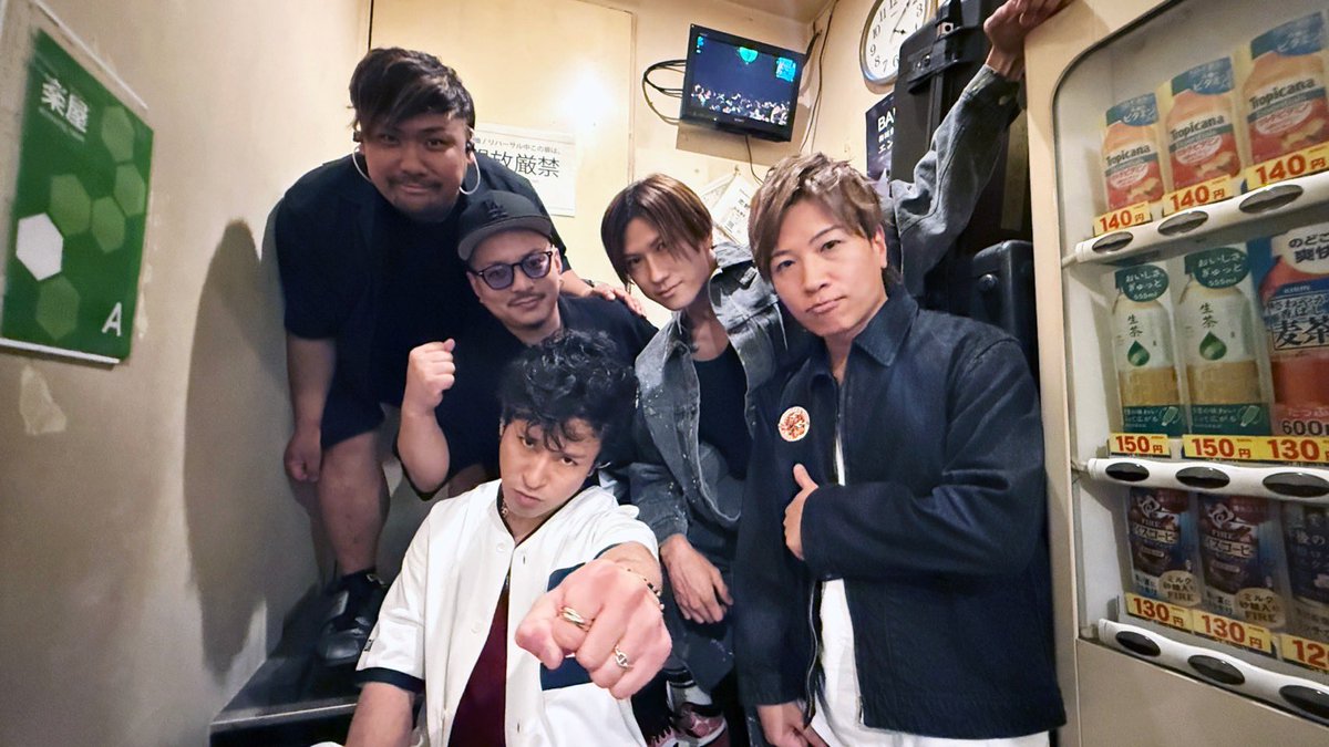 yappatakashi's tweet image. 昨日は青春ヶ丘俊光LIVE
財部亮治 対バンツアー 2025
「season5」

らべちゃんとは音楽を通じて一緒に作品作ったり、共演したり、僕も少しご縁があるのだけれど、歴史ある二人が久々に共演する日を共に過ごせて嬉しかった！

としくん&amp;amp;らべちゃん、会場の皆様
夏の思い出をまたひとつありがとう🔥