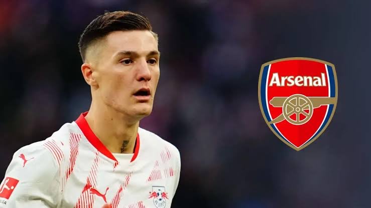 ArsenalZNE's tweet image. 🚨🔴‼️ Last summer, Šeško initially declined a move to Arsenal.
He was so impressed by their 5-0 victory over Chelsea in April 2024, especially by Kai Havertz's performance, that he felt he needed more time to develop before he could make an impact at the club.
(@MiguelDelaney)