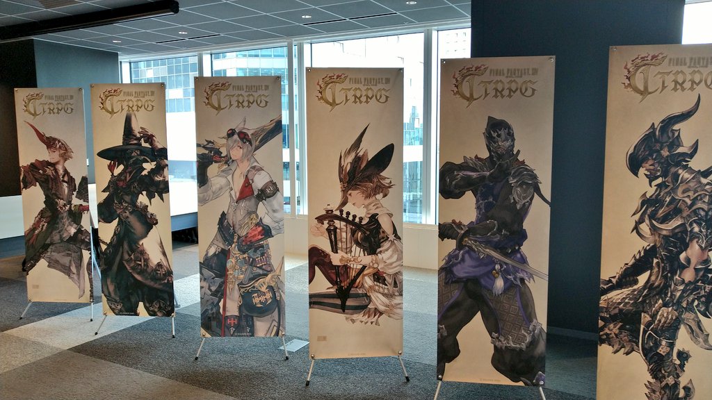 Elmira_FF14's tweet image. マッチング待機中のお部屋も、体験できるジョブ全部飾られてて嬉しくなりました😃
(逆光になってしまい暗め)
#FF14のTRPG