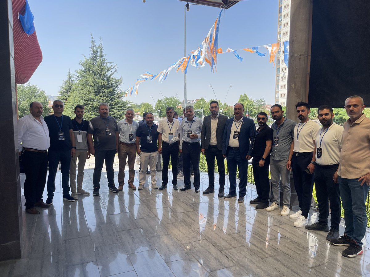AhMettanrgnn's tweet photo. AK Parti AR-GE ve Eğitim Başkanlığımız tarafından düzenlenen Teşkilat Akademisi programına; İlçe Başkanımız Sn. Turgut Koç, yönetim kurulu üyelerimiz, Kadın Kollarımız ve Gençlik Kollarımızla birlikte katılım sağladık.
@abuyukgumus @huseyinokandan 
@Koc72T @AkPartiTomarzaa https://t.co/uSaDQjxaki
