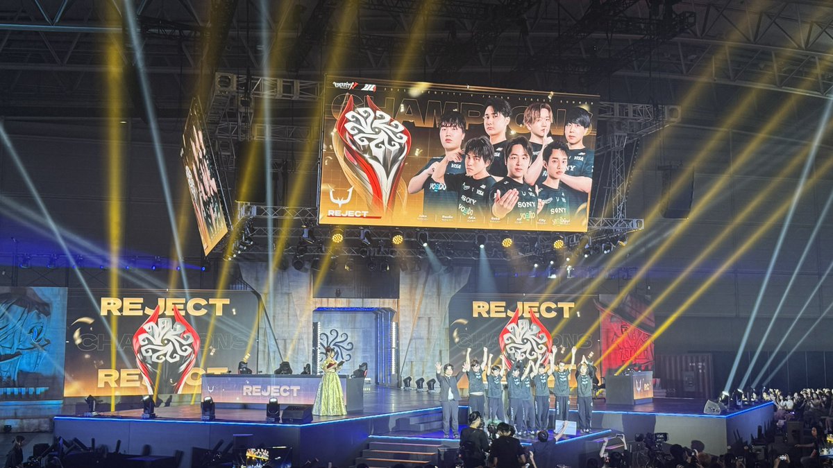 identityV_info's tweet image. "7周年オフラインイベントお疲れ様でした!"
これまでにない規模の会場でいつも以上に豪華なイベント内容や会場特典、白熱した試合をありがとうございました!
改めまして、第五人格7周年おめでとうございます!チームREJECT優勝おめでとうございます!!
👑
ฅ^. ̫ .^ฅ非公式一同より