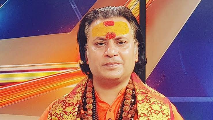 news_sprite's tweet image. NDTV के एक प्रोग्राम में आचार्य शैलेश तिवारी जी ने अनिरुद्धाचार्य जी को तगड़ा सुनाया है,
आचार्य शैलेश तिवारी जी ने कहा कि
मैं अनिरुद्धाचार्य को लुच्चा, लफंगा, रोड छाप मानता हूं" उन्होंने आगे कहा कि
"ऐसे व्यक्ति को 10 खड़ाऊ मारने चाहिए"
अनिरुद्धाचार्य जी के बारे में ऐसा सुनकर…