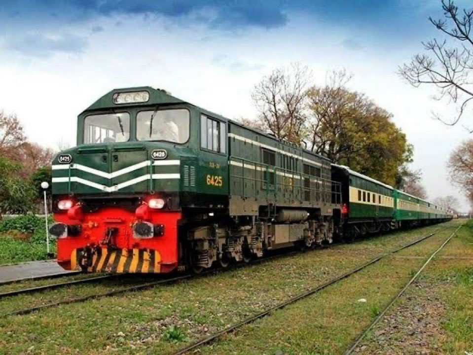 maryam_shah11's tweet image. Pakistan Railways to locally assemble 200 modern Chinese coaches under tech transfer deal!
#VoleiNoSporTV #LadyRacista #LaVelada5
