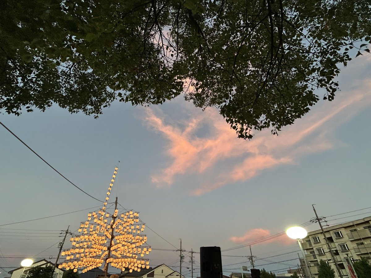 samboxsam2's tweet image. 昨日は毎年恒例
夏祭りの音響スタッフ🔈🎤🏮
ステージ出演者は
軽音楽部バンド
フラダンス
地元太鼓
ラップ
そして
なんとサプライズゲストに
元SKE48メンバーで
春日井市の広報大使でもある
松井珠理奈さんが
櫓の上で盆踊りを披露してくださいました✨
盆踊りの曲も時代と共に
代わってきてますね