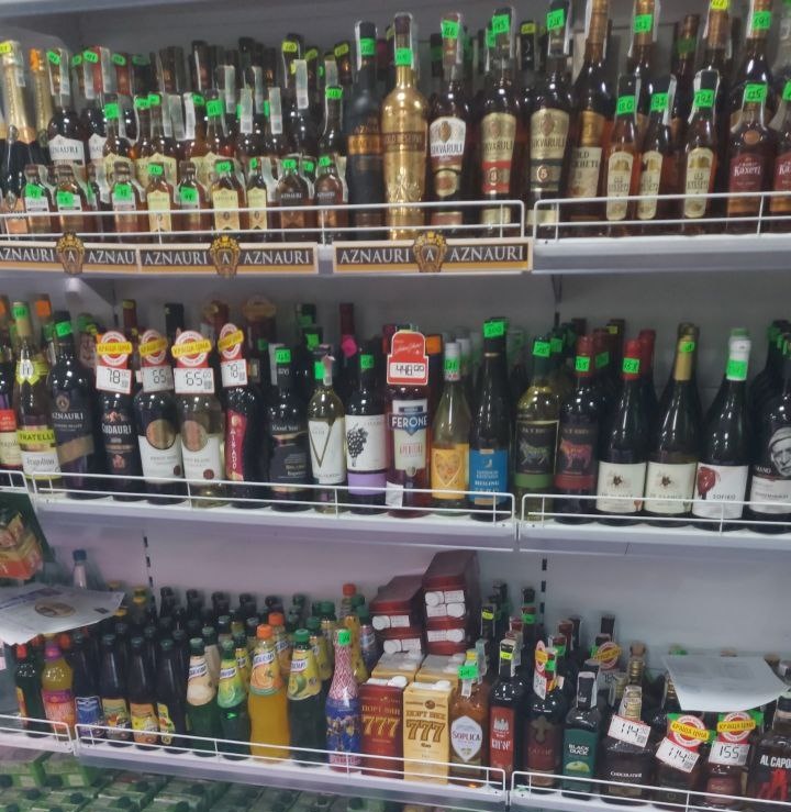 TurkeyVill's tweet image. Спонсор мого тверезого життя в селі - асортимент бухла в магазі