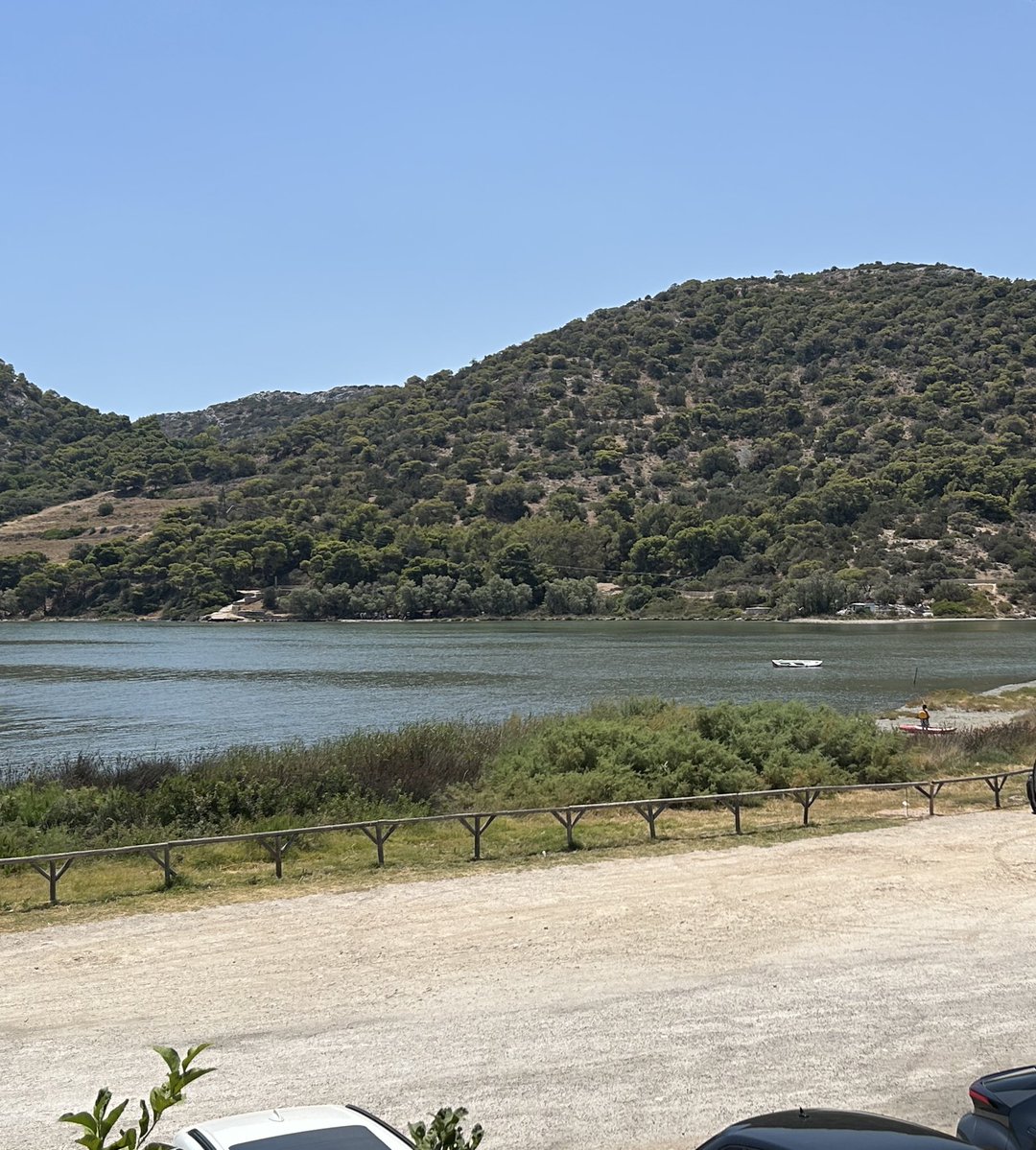 Anthenwtikos's tweet image. Το μπαρμπουνάκι θέλει μπιρίτσα  
Και το κορίτσι θάλασσα 
Στα μπαρμπουνάκια και στα κορίτσια 
Χατίρι εγώ ποτέ δεν χάλασα 🎵🎶🌞🌅