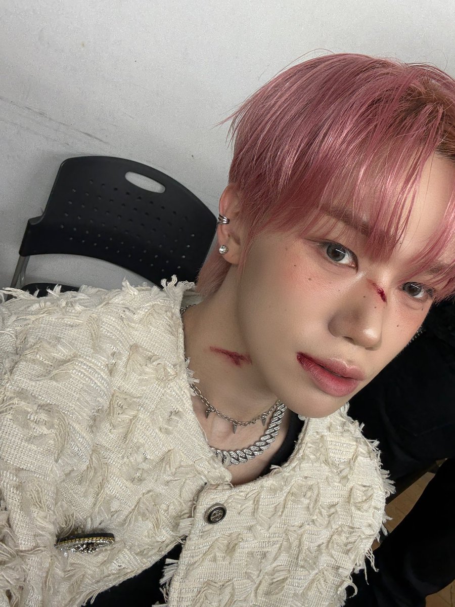 DIGNITY_members's tweet photo. 이번 주 마지막 공연 마무리이!!
푹 쉬고 돌아올게!!🫶🏻🫶🏻

#LUO #루오 #DIGNITY #디그니티 https://t.co/mMJgMpug8Y