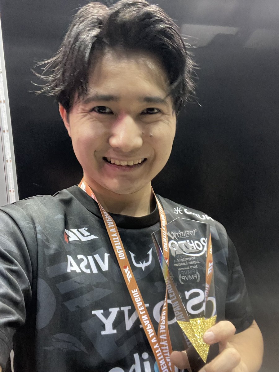 TMW75641137's tweet image. 初めてFMVPと優勝取れてガチで嬉しい！
まだまだ世界一になるためにがんばります！
そしてRC最高のチーム！みんなうますぎた！🤡🦔みんなありがとう！
応援ありがとうございました！
これからも応援よろしくお願いします。
#RCWIN #IdentityV #第五人格DigDigSeven #25夏IJL決勝