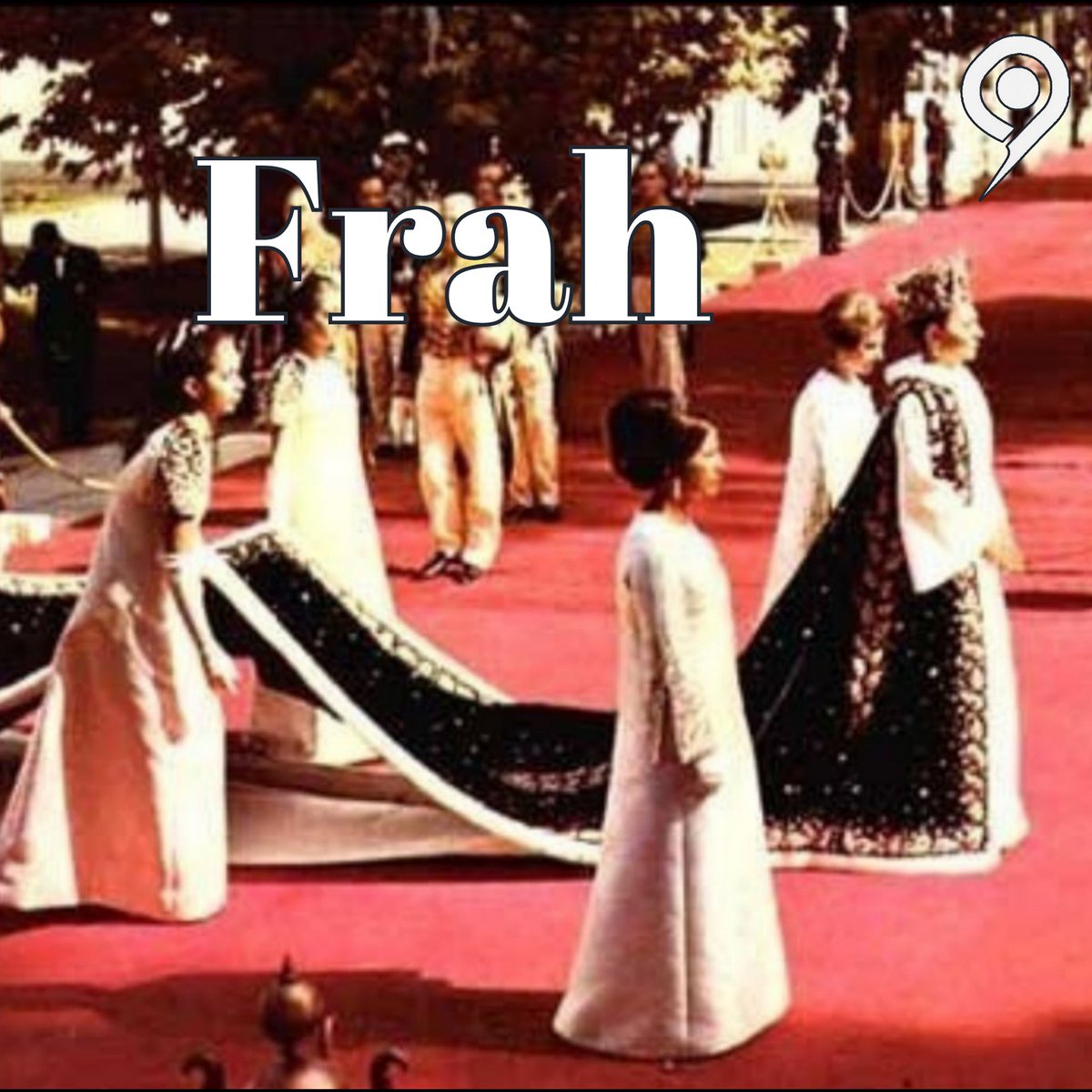 تنها زنی که در تاریخ ایران تاج گذاری کرد.
تاریخچه تاج گذاری فرح پهلوی :
#فرح_پهلوی
#تاریخ_ایران