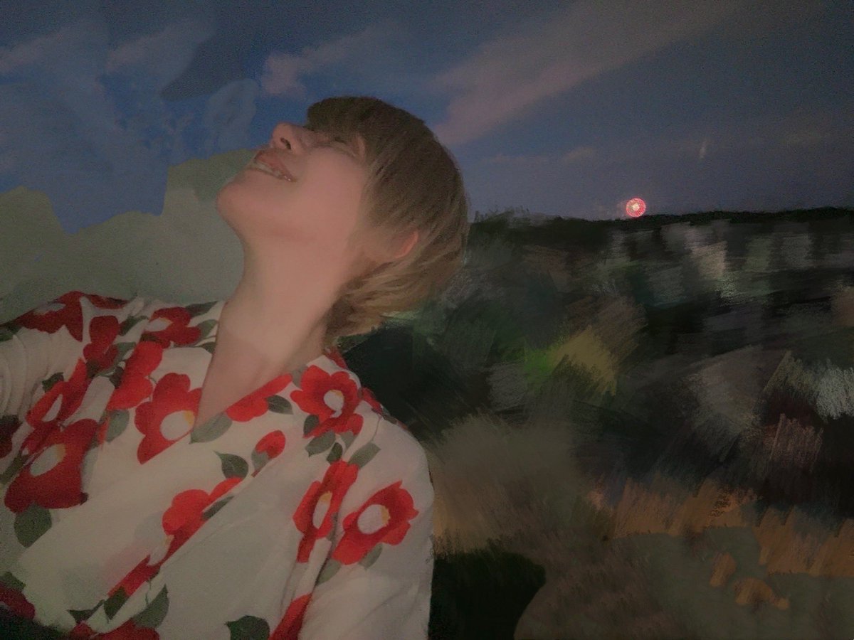 ao__cos0's tweet image. 久々に気分が落ち込んでしまって行く予定の花火大会に行けなかった

遠いけどベランダから花火を見た