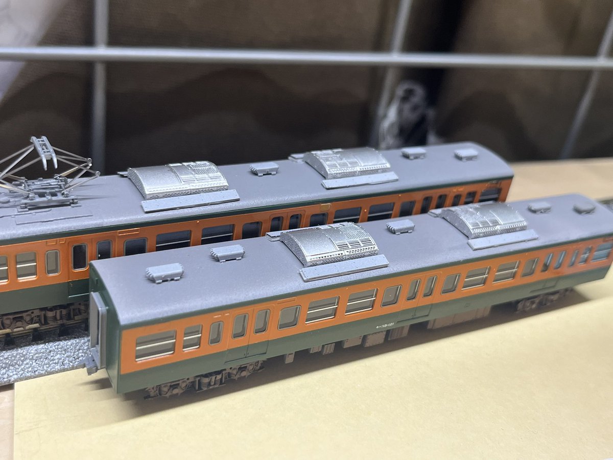 TcIII_IOG's tweet image. MGが積んであると、屋根上にSIVを置かずAU712だけを載せるパターンもあります…
