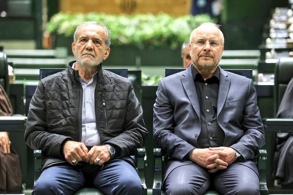 لایحه دولتی «مقابله با انتشار محتوای خلاف واقع در فضای مجازی» که توسط مجلس با قید دو فوریت تصویب شد؛ ناقض بیش از پیش آزادی بیان و حقوق اساسی ملت است، این لایحه را پزشکیان ارائه و امضا کرده که هم وعده حفاظت از آزادی بیان داده بود و هم از وظایف اصلی‌اش پاسداری از قانون اساسی است!