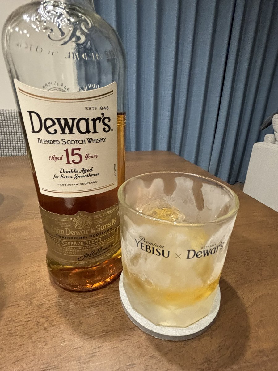 CatsTail_DOL's tweet image. #晩酌
2杯ほど #デュワーズ 12年を頂いたので
次はデュワーズ15年を🥃🧊で❣️
芳醇かつ飲みやすさが🆙
昨日の釣行で釣りあげた🎣
黒鯛のアクアパッツァをおつまみに🐟
自然の恵みと家族に感謝して🙏´-
感謝のカンパーイ🥃✨