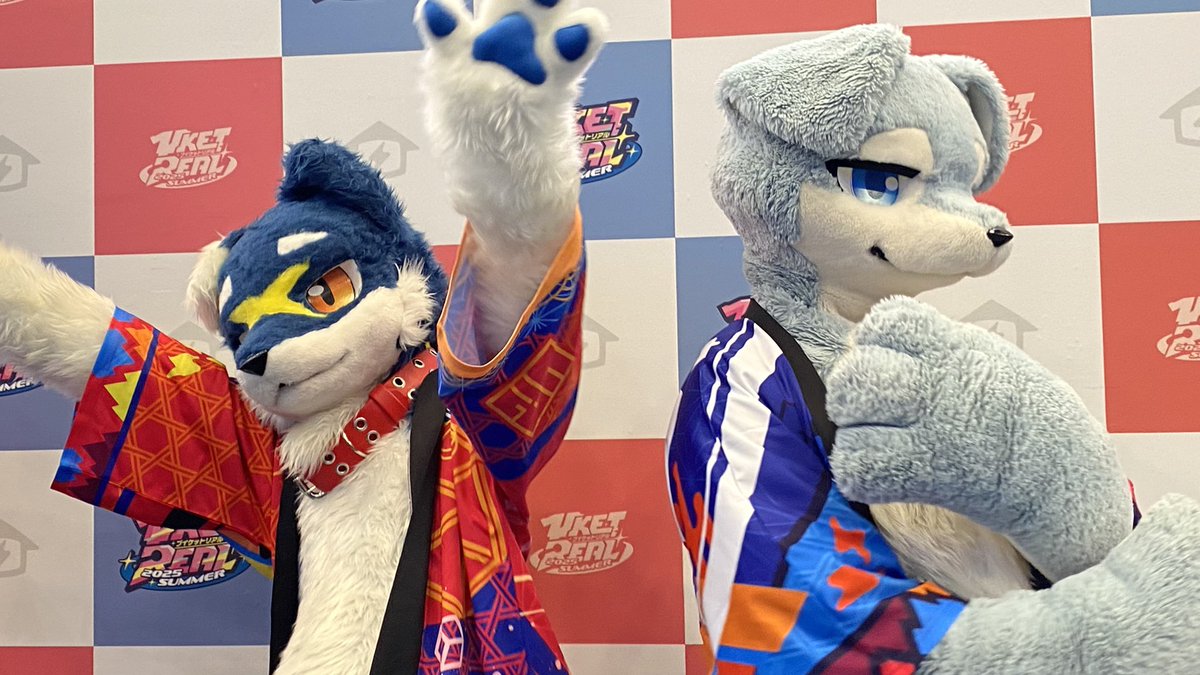 yuuki0810magma1's tweet image. 久しぶりのメンバーたち!周りはすごい人数でしたがやっぱりプロ体の人気はすごい!ファンサも行ってて、すごい熱狂でした!
後、何気にがみ犬くんがシャツ着てないのはレアかも?
#Vketreal
#プロダクション体育館