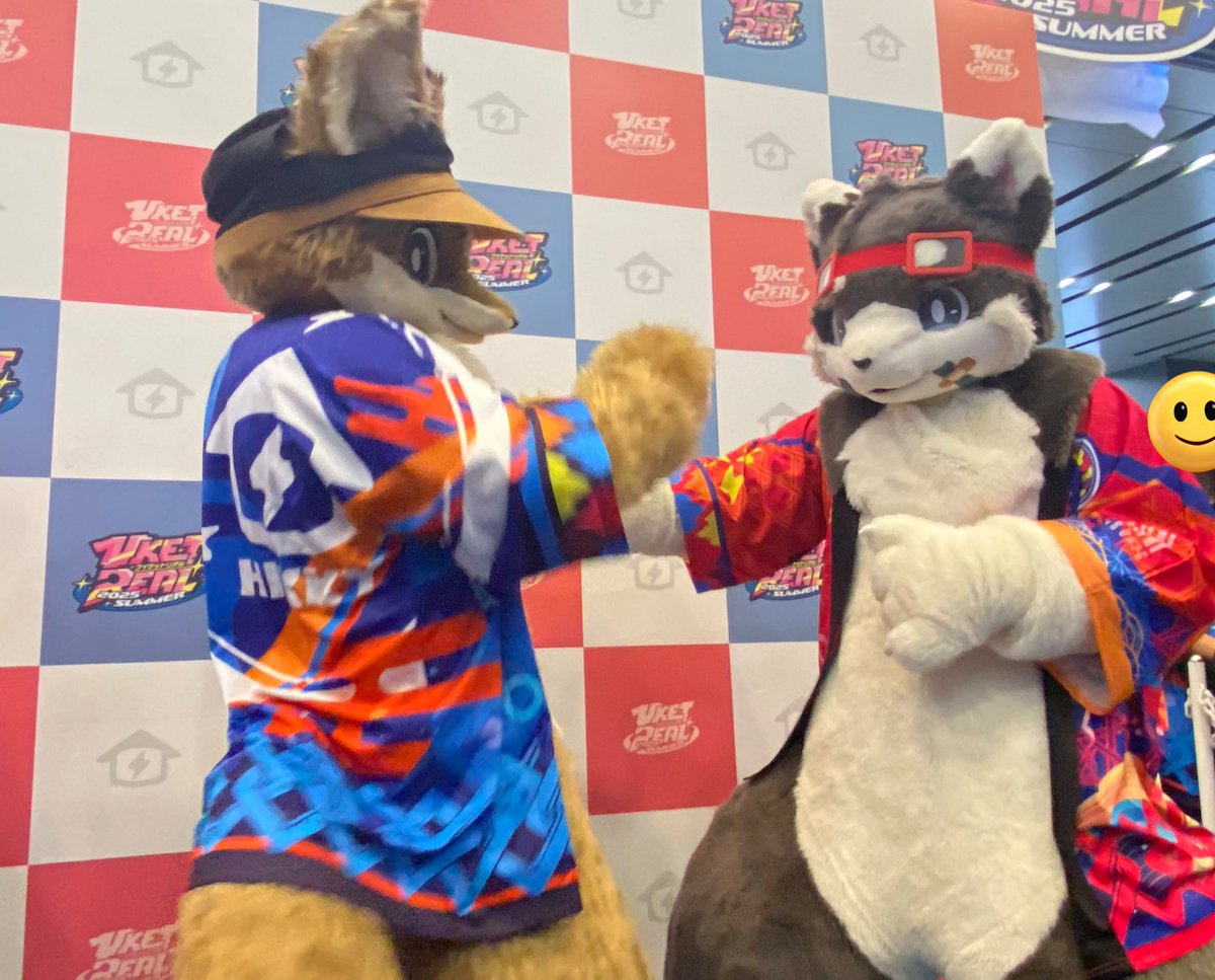 yuuki0810magma1's tweet image. 久しぶりのメンバーたち!周りはすごい人数でしたがやっぱりプロ体の人気はすごい!ファンサも行ってて、すごい熱狂でした!
後、何気にがみ犬くんがシャツ着てないのはレアかも?
#Vketreal
#プロダクション体育館