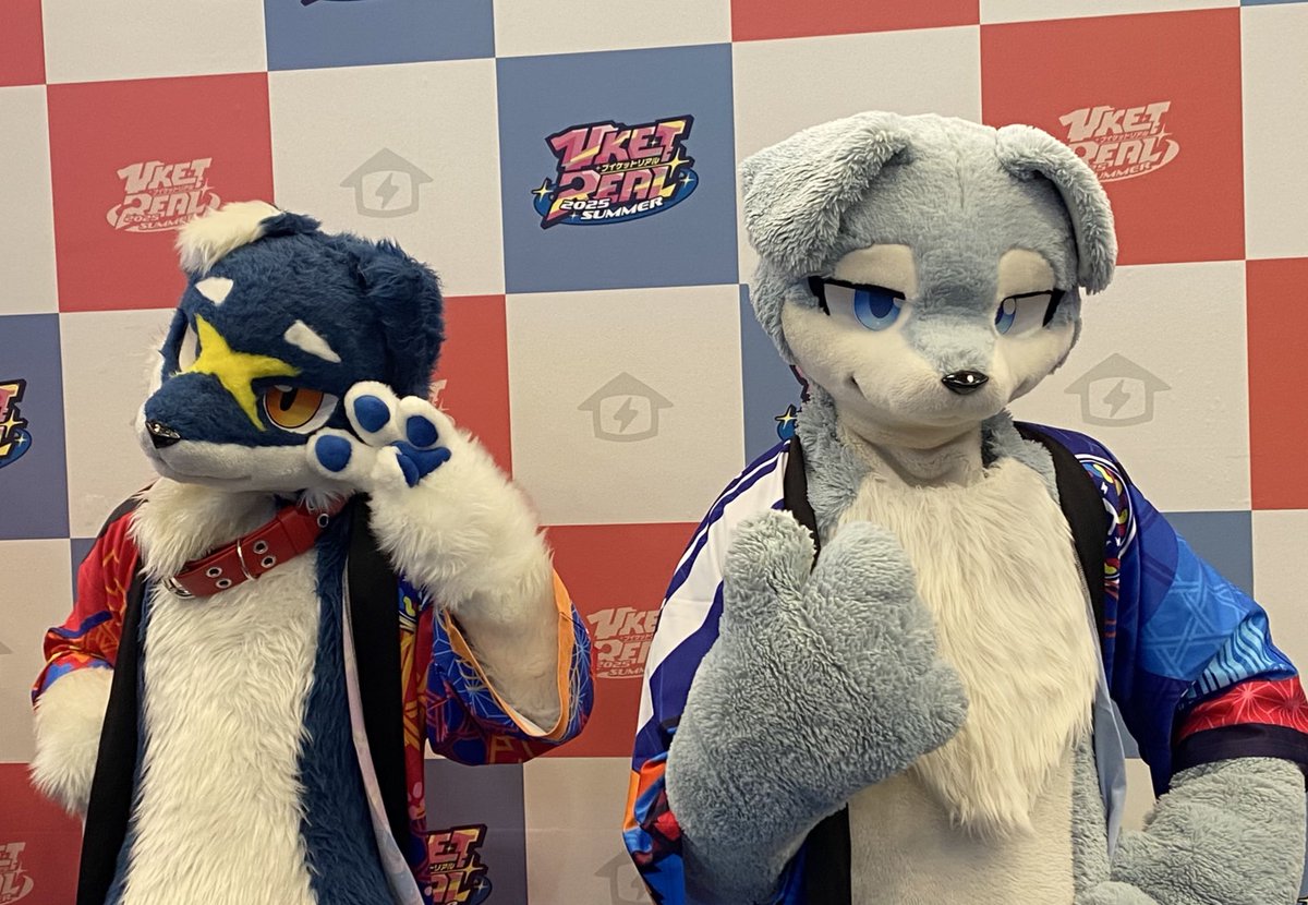 yuuki0810magma1's tweet image. 久しぶりのメンバーたち!周りはすごい人数でしたがやっぱりプロ体の人気はすごい!ファンサも行ってて、すごい熱狂でした!
後、何気にがみ犬くんがシャツ着てないのはレアかも?
#Vketreal
#プロダクション体育館