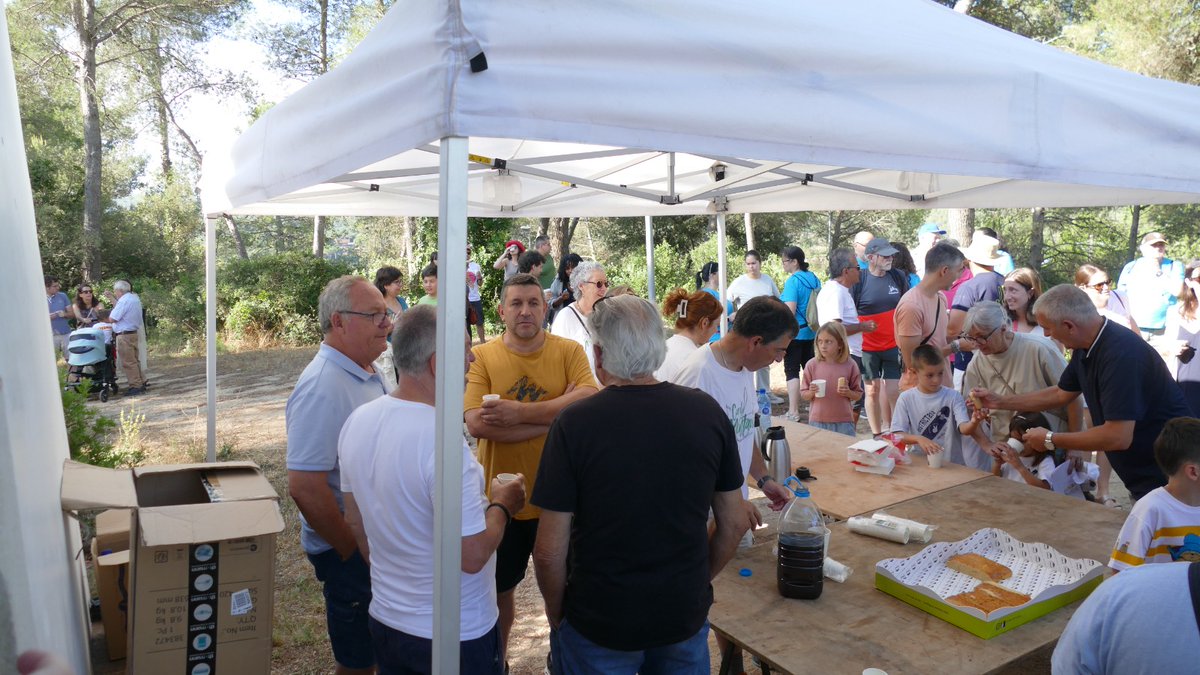 Trobada amb el #GegantMartí a l'ermita de Santa Eulàlia de #Begues.
#FMBegues