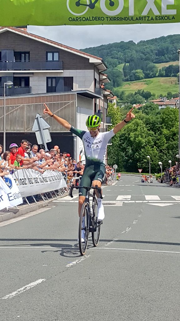 Mertxe Labrador (@mertxe_beriain) on Twitter photo Besa Oiartzun <a href="/aguilera_nil/">Nil Aguilera</a> <a href="/FilialCajaRural/">Caja Rural-Alea</a> #Oiartzun #TorneoLehendakari #lehendakaritxapelketa Besa Oiartzun <a href="/aguilera_nil/">Nil Aguilera</a> <a href="/FilialCajaRural/">Caja Rural-Alea</a> #Oiartzun #TorneoLehendakari #lehendakaritxapelketa