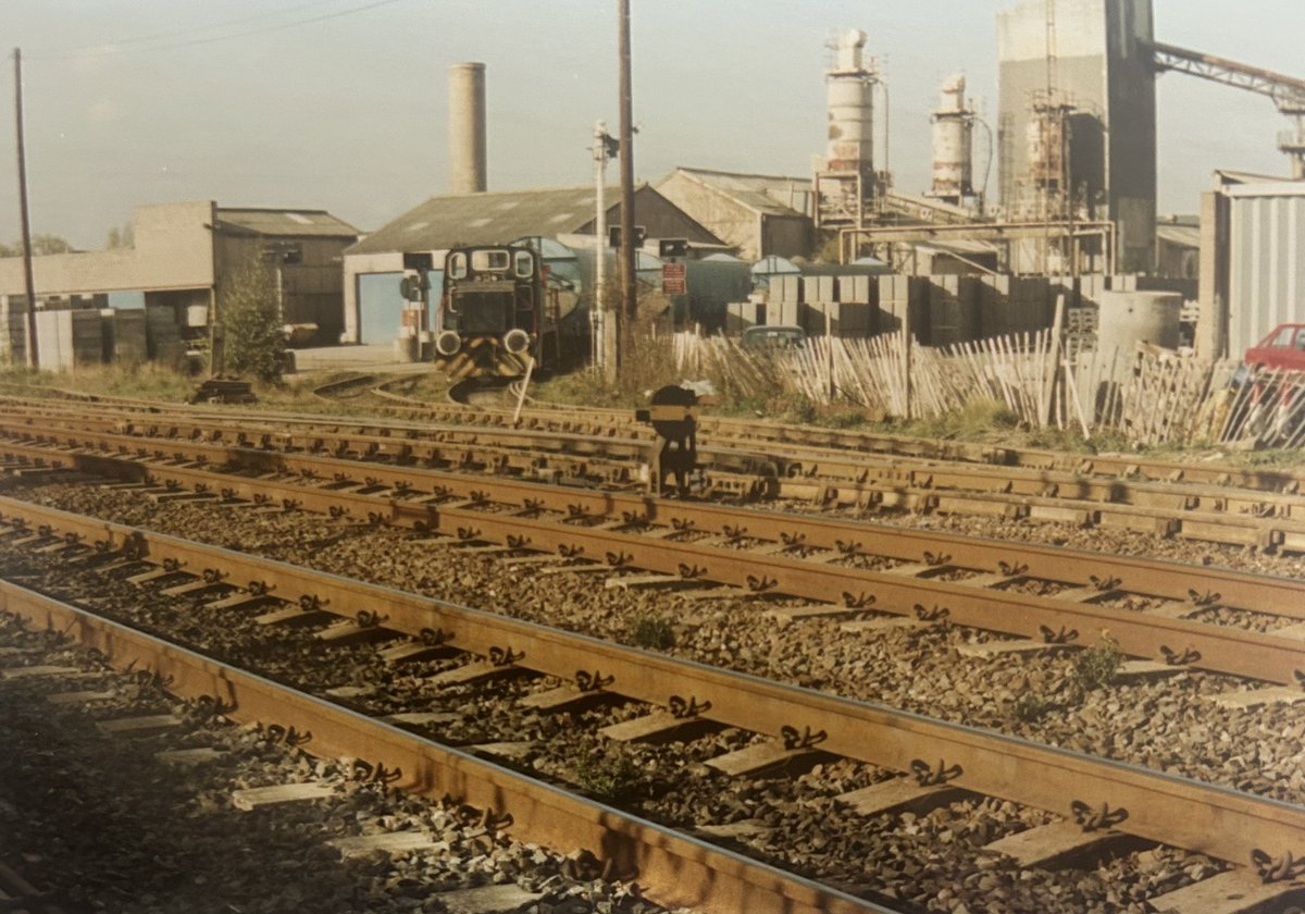 Shawn Collier (@leicrailale170) on Twitter photo #ShunterSunday Rolls Royce 0-6-0 at Croft Quarry Sidings 3.11.95 #ShunterSunday Rolls Royce 0-6-0 at Croft Quarry Sidings 3.11.95