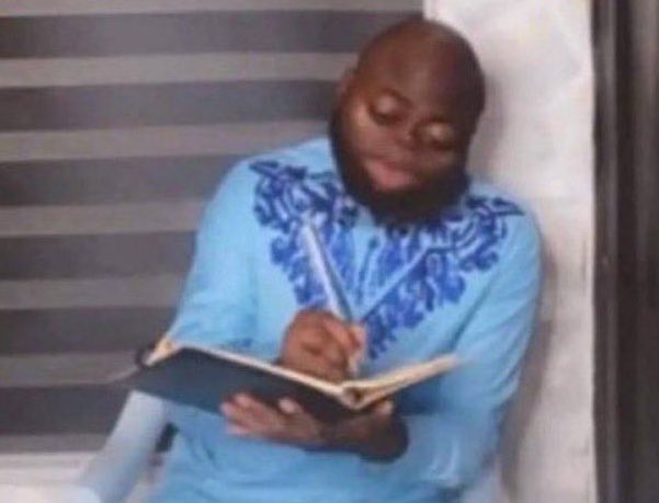 marvintort's tweet image. Sunday is for prayer and napping