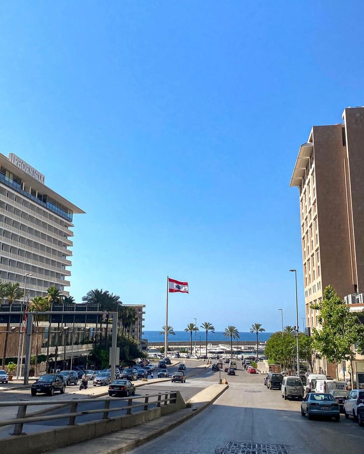 BeirutPhoto23's tweet image. تزعلك الدنيا كلها ويراضيك مشوار ب بيروت 🇱🇧
#صباح_الخير