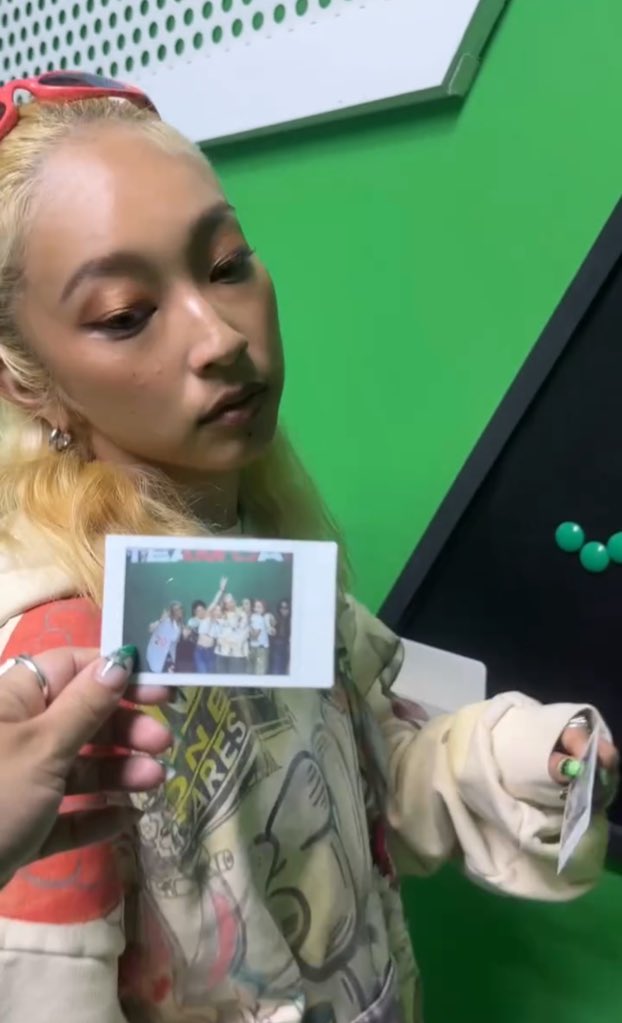kkyokii's tweet image. 내리깐 눈 너무 좋음