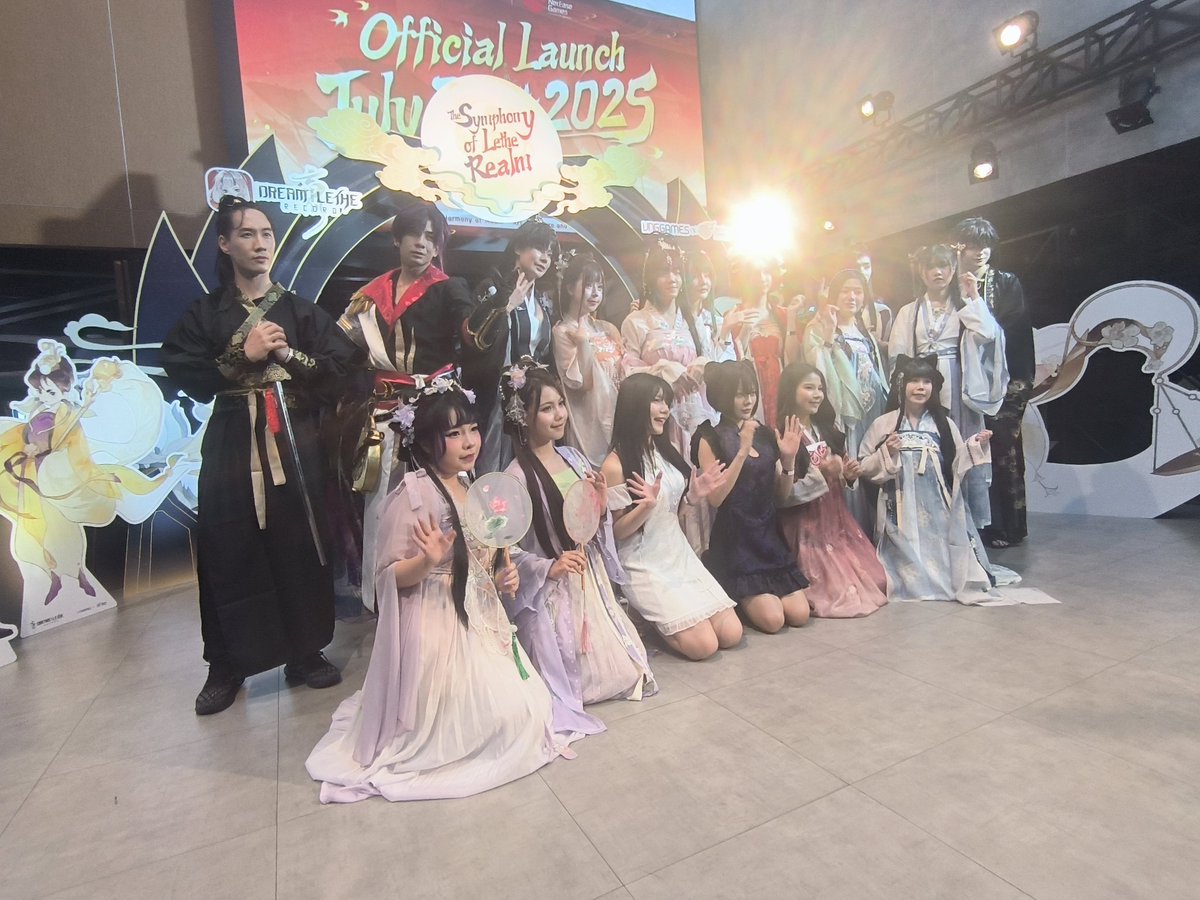 onomilvt's tweet image. วันเสาร์ที่ผ่านมามิลได้มีโอกาสเข้าร่วมงานเปิดตัวเกม Dream and lethe record ค่ะ คือชอบมากเลยกับโชว์ออเคสตร้า และการแสดงบนเวที นั่งดูเพลิน และได้ของที่ระลึกมาด้วยค่ะ ที่สำคัญน้องแมวในเกมโคตรน่ารัก 😽✨เปิดหูเปิดตามาก