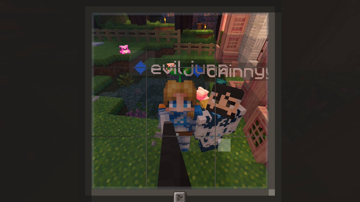 OWeviljuno's tweet image. me and my bf will forever be those “annoying edaters” u get in ur games btw :3