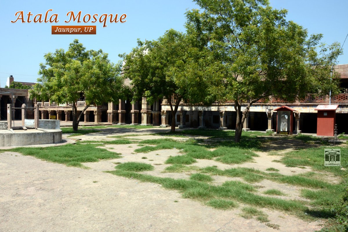 In the heart of #Jaunpur, #UttarPradesh lies the Atala Mosque. Built in the early 15th century, during the reign of the Sharqi dynasty, Atala Mosque emerges as the crown jewel of Jaunpur’s distinctive architectural style. 

The mosque has a spacious courtyard, bordered on three