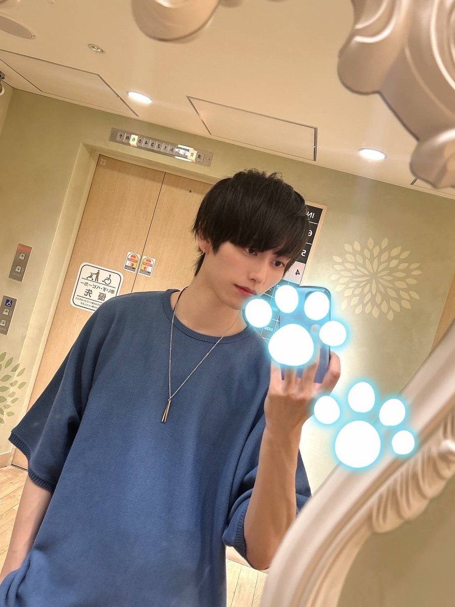 おはようございます☀
本日はおNEWの夏服着てみました😉
あおの青は似合いますか？🤤

今月も残りわずかですね☝️✨
まだあおと会ったことのない方々、またお会いしたいと思っていただけてる方々！！
どちらでも嬉しいです🥰
本日も町田でお待ちしておりますね☺️
#町田