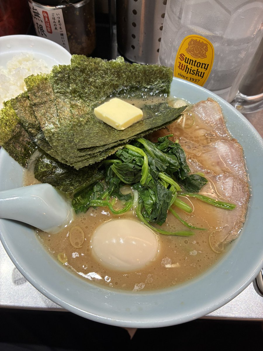 estlab_murai's tweet image. 箕輪屋さんのラーメンはめちゃめちゃ美味しいので個人的に凄く応援しています!!
店内のライブ感も凄く元気貰えます!!