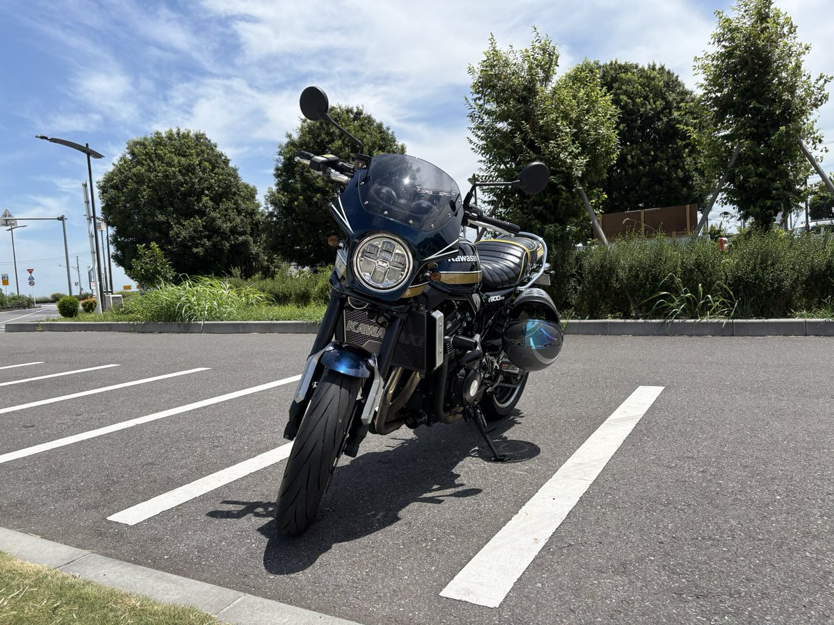 ふらっとお昼食べに道の駅行ったけど、暑いからほとんどバイクいなった
早く涼しくならんかね
それにしてもカッコいい🏍️

#z900rs
#道の駅しょうなん