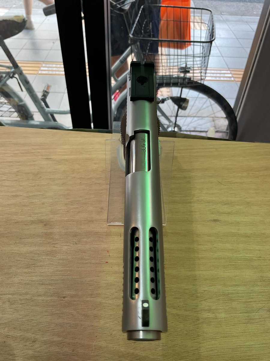 SFBC0116's tweet image. 東京マルイ製 コルトガバメントシリーズ70sニッケル
v12ギルデットスライド乗っけてみました🫨
ギランギランでスプリングフィールドの刻印がたまりません♪
スライド単品購入もできるのでお気軽にドゾ🤗