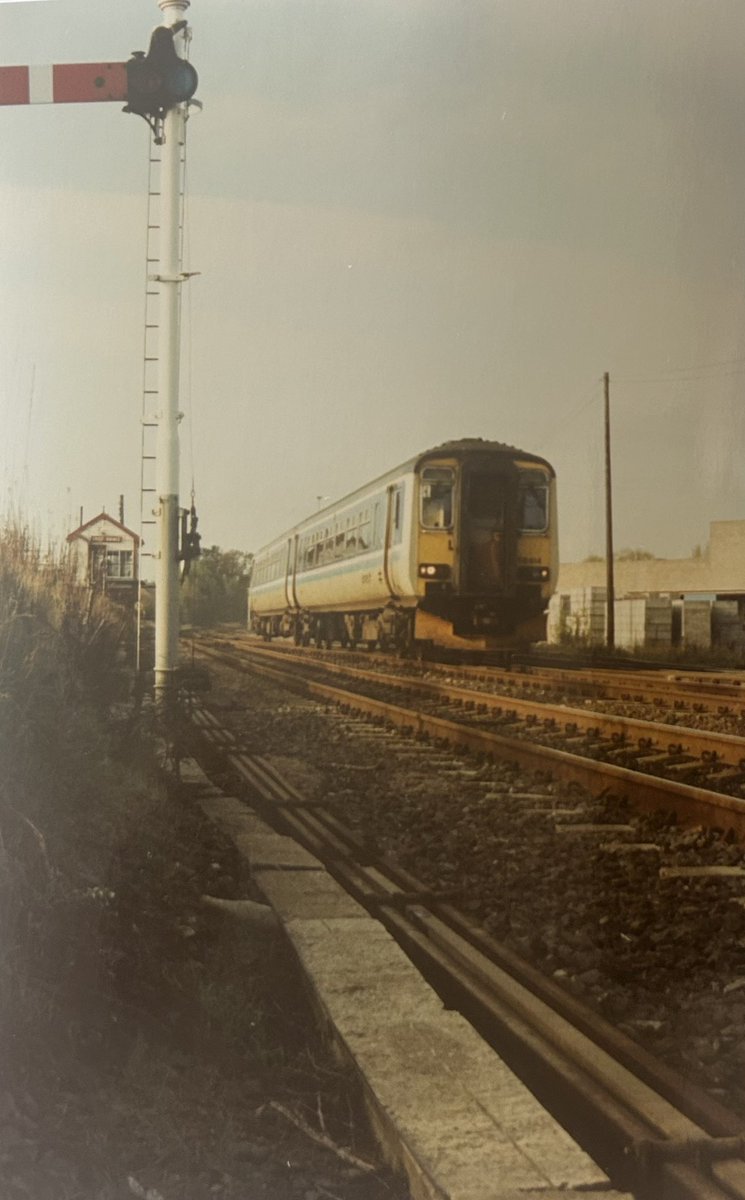 Shawn Collier (@leicrailale170) on Twitter photo #SignalBoxSunday 156414 passes Croft with a Coventry - Leicester service 3.11.95 #SignalBoxSunday 156414 passes Croft with a Coventry - Leicester service 3.11.95