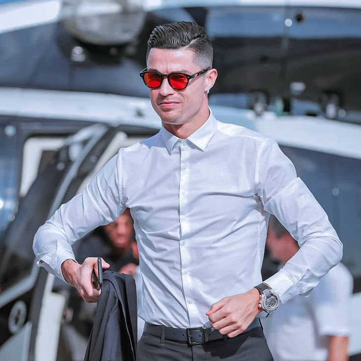 TeamCRonaldo's tweet image. 🚨 Cristiano Ronaldo becomes the FIRST EVER footballer to reach a net worth of $1 BILLION.
[Forbes]