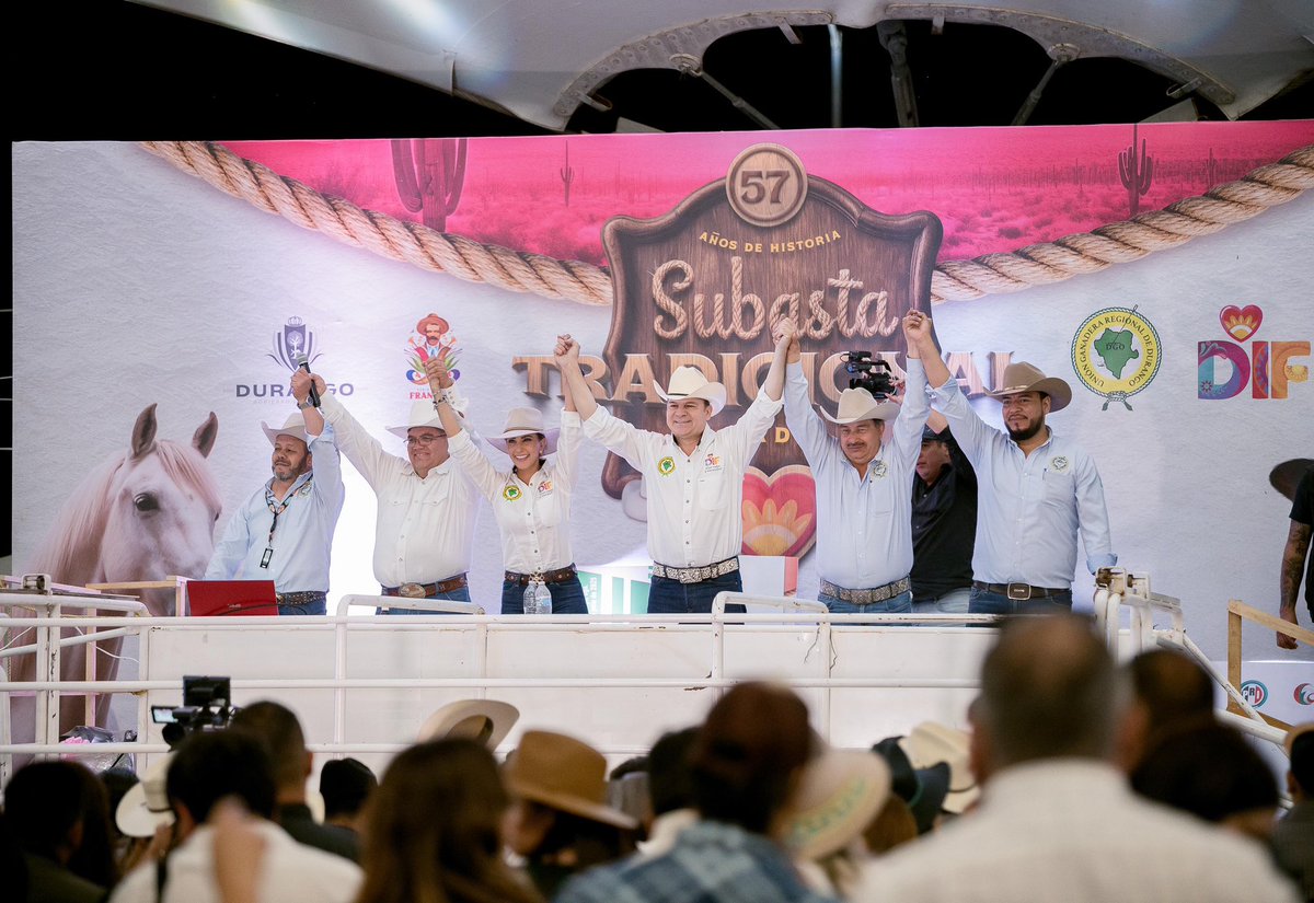 EVillegasV's tweet image. ¡Rompimos récord en la tradicional Subasta Ganadera de #LaVillista2025 con 8 millones 800 mil pesos! 🎉💰
Y lo mejor: lo que sobró, ¡va directo a la rifa de la Kermés de la Familia! 🎟️
Todo lo recaudado será para ampliar la Casa Hogar del DIF Estatal. 🏡

Arrancamos con una…