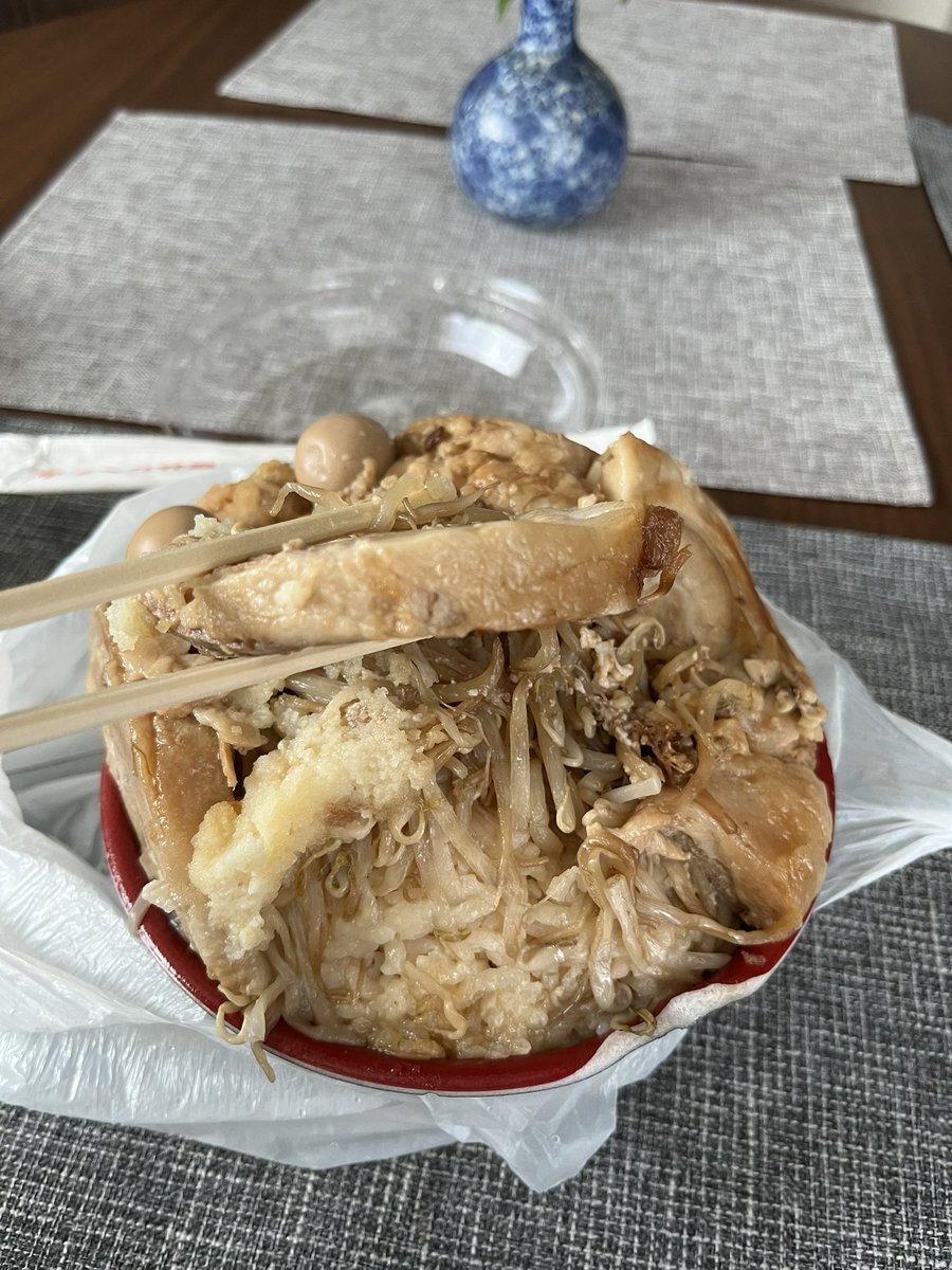 ikoro1560's tweet photo. これ、、、凄いだろう、、、
ラーメンじゃなくて、、、
丼なんだぜ、、、

#ダイナマイトキッチン
#ダイ二郎 https://t.co/LgRNYvs7JN