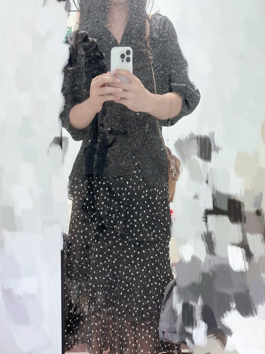 iiswiu's tweet photo. 新衣服新鞋子，耶开心🥳 https://t.co/iL1FZEmD1N