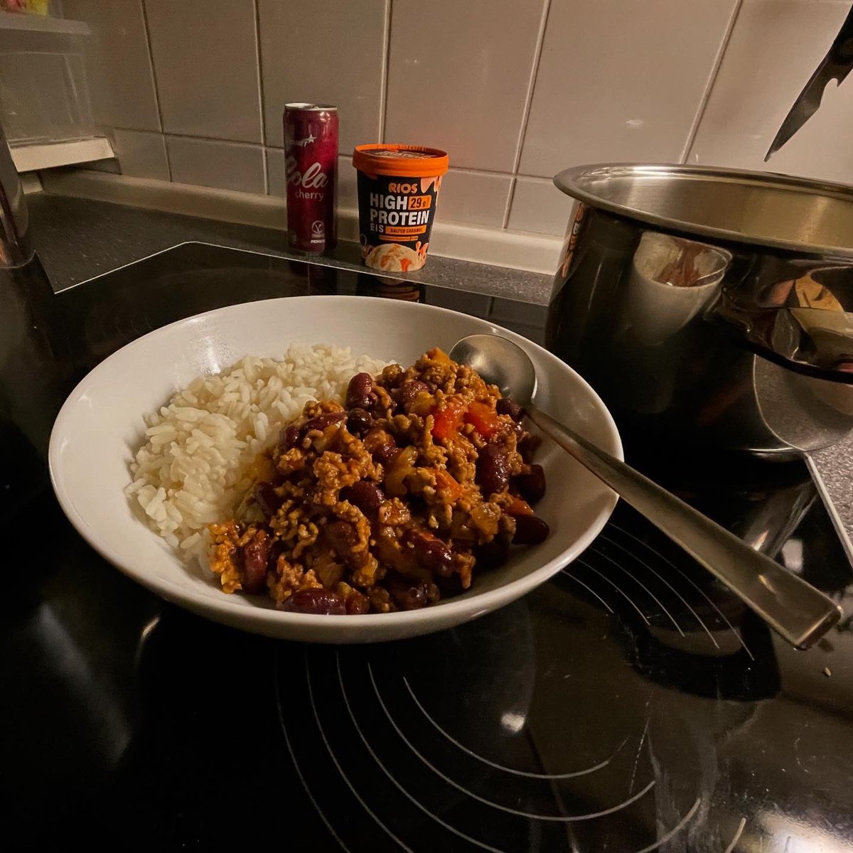 JayGuevara82's tweet photo. #Chili ‚n #Rice
#Dinner #HelsKitchen #FoodPorn #ChiliPorn #RicePorn https://t.co/rCTfzO4A4P